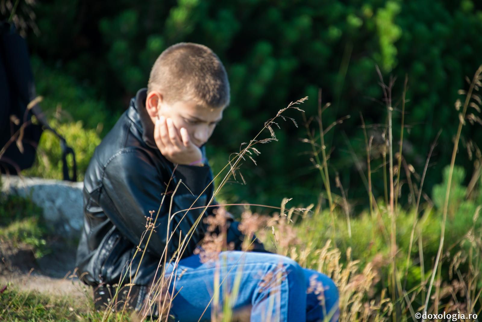 Cum poate copilul să își aducă părinții la credință?