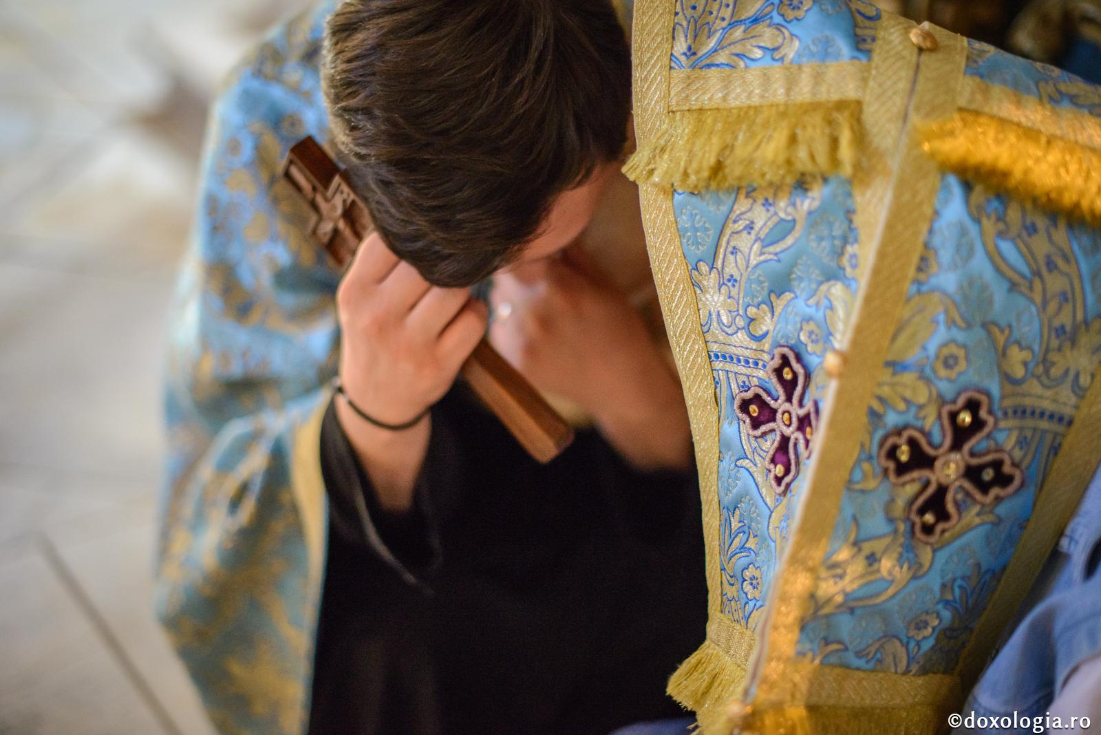 Cu câte zile înainte de a mă împărtăși trebuie să mă spovedesc?