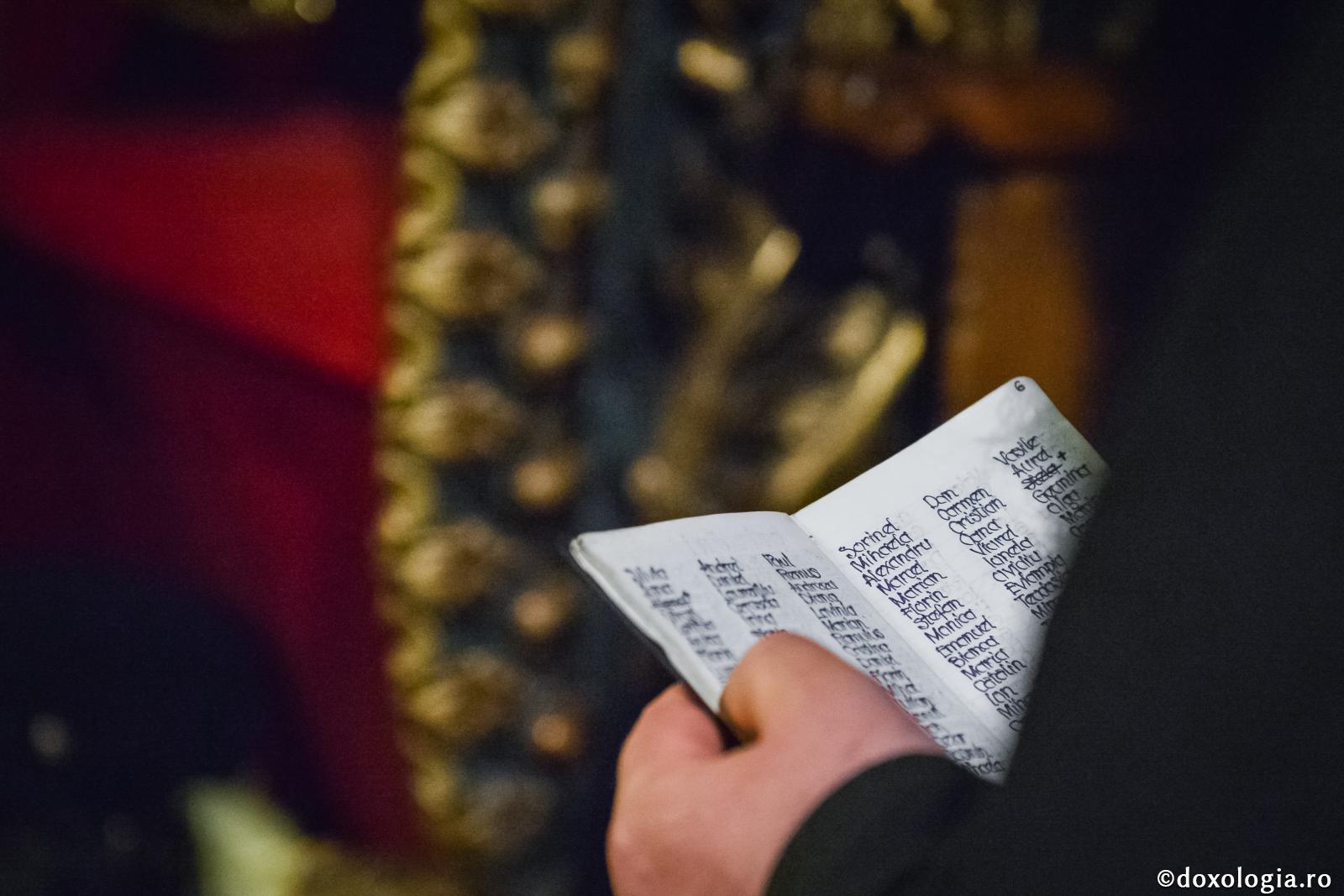 Mireanul poate pomeni la rugăciuni pe cei care i-au cerut să se roage pentru ei?