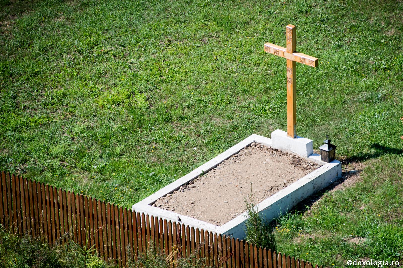 De ce este păcat să fie incinerat trupul unui creștin ortodox trecut în veșnicie?