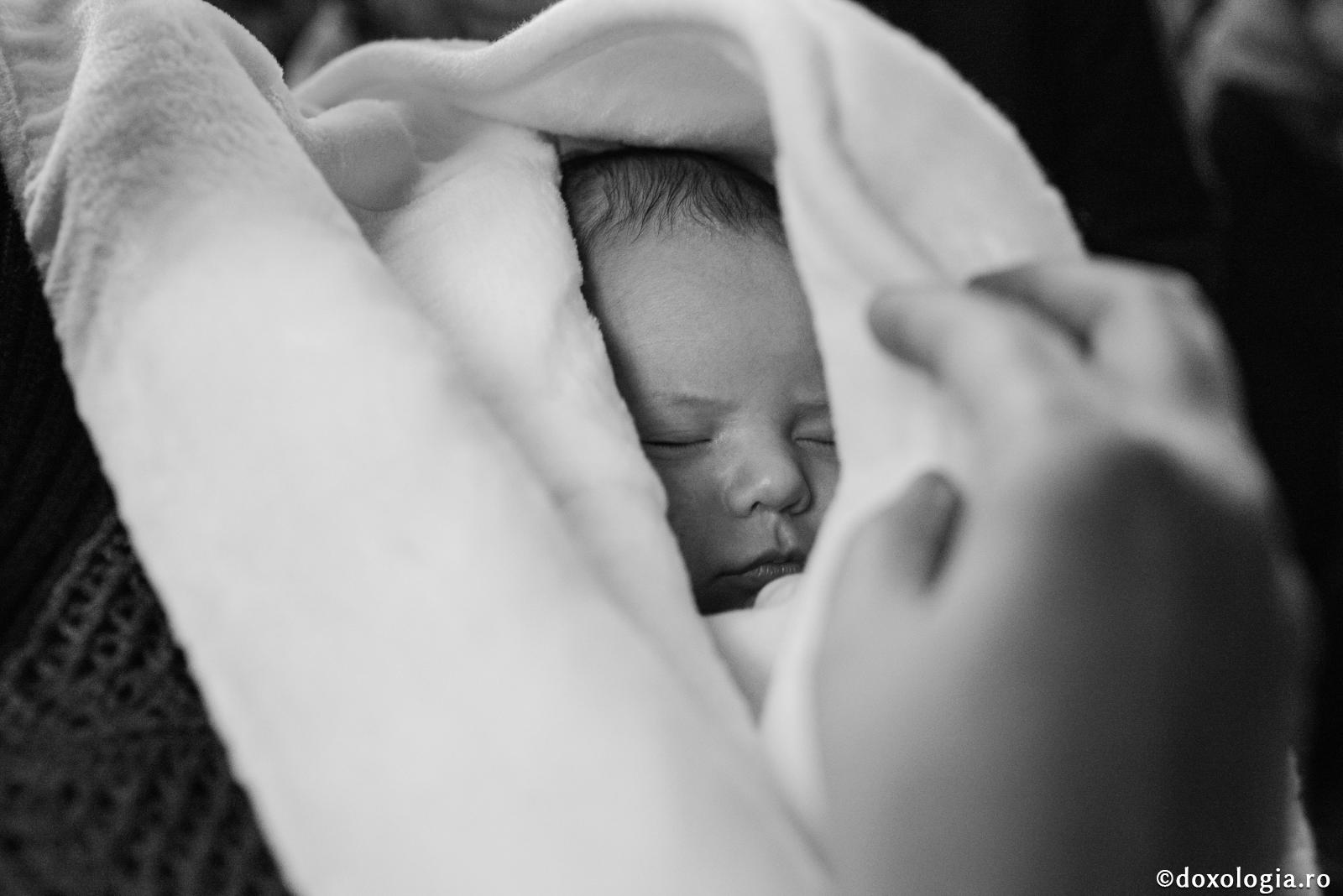 Pot vizita un copilaș nou-născut?