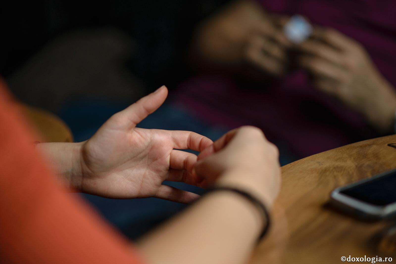 M-am schimbat în rău, am făcut avort, nu-l mai suport pe omul care mă iubește… De ce am asemenea stări?