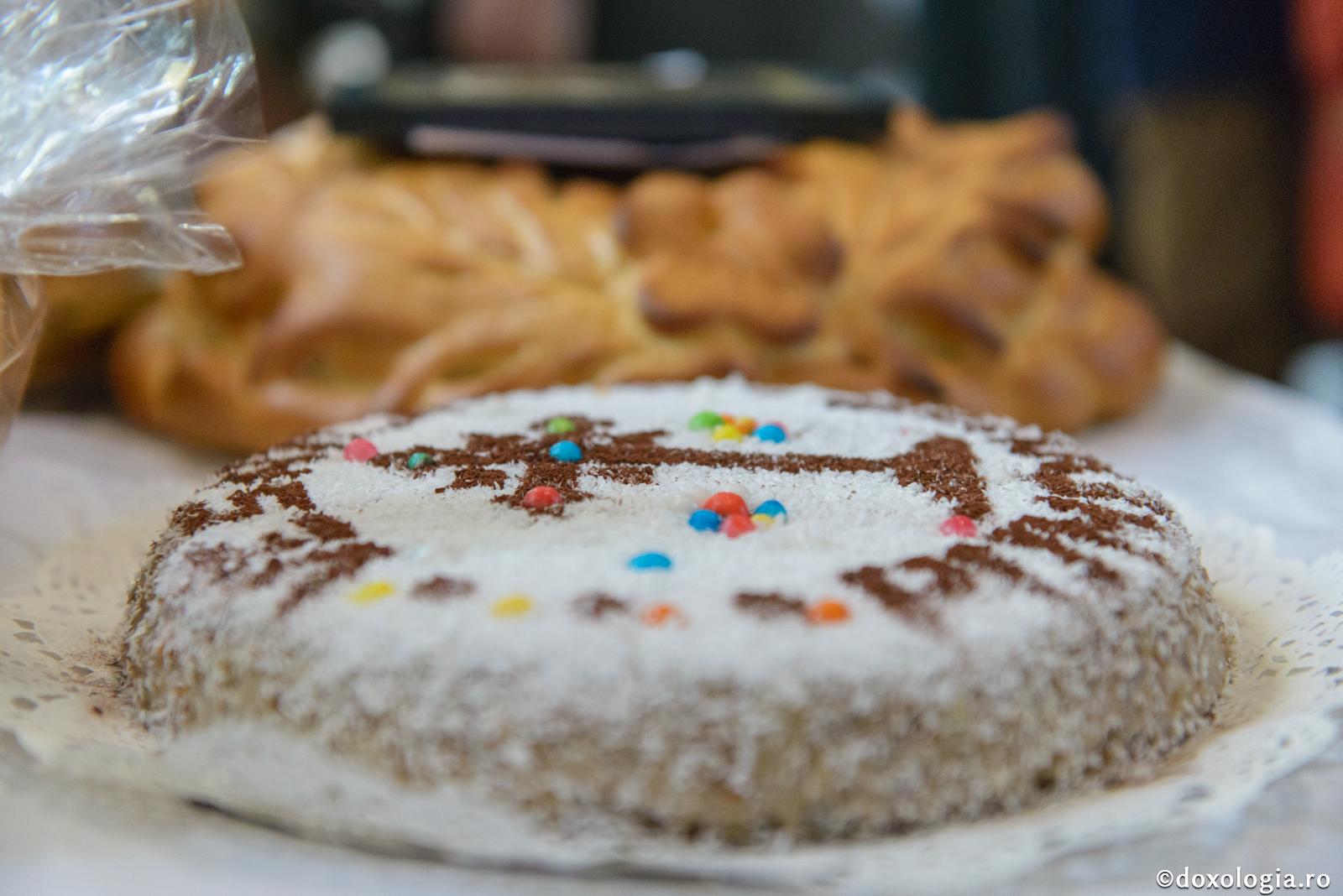 Dacă ducem colivă sâmbăta la parastas, trebuie să ducem și duminica, la Sfânta Liturghie?