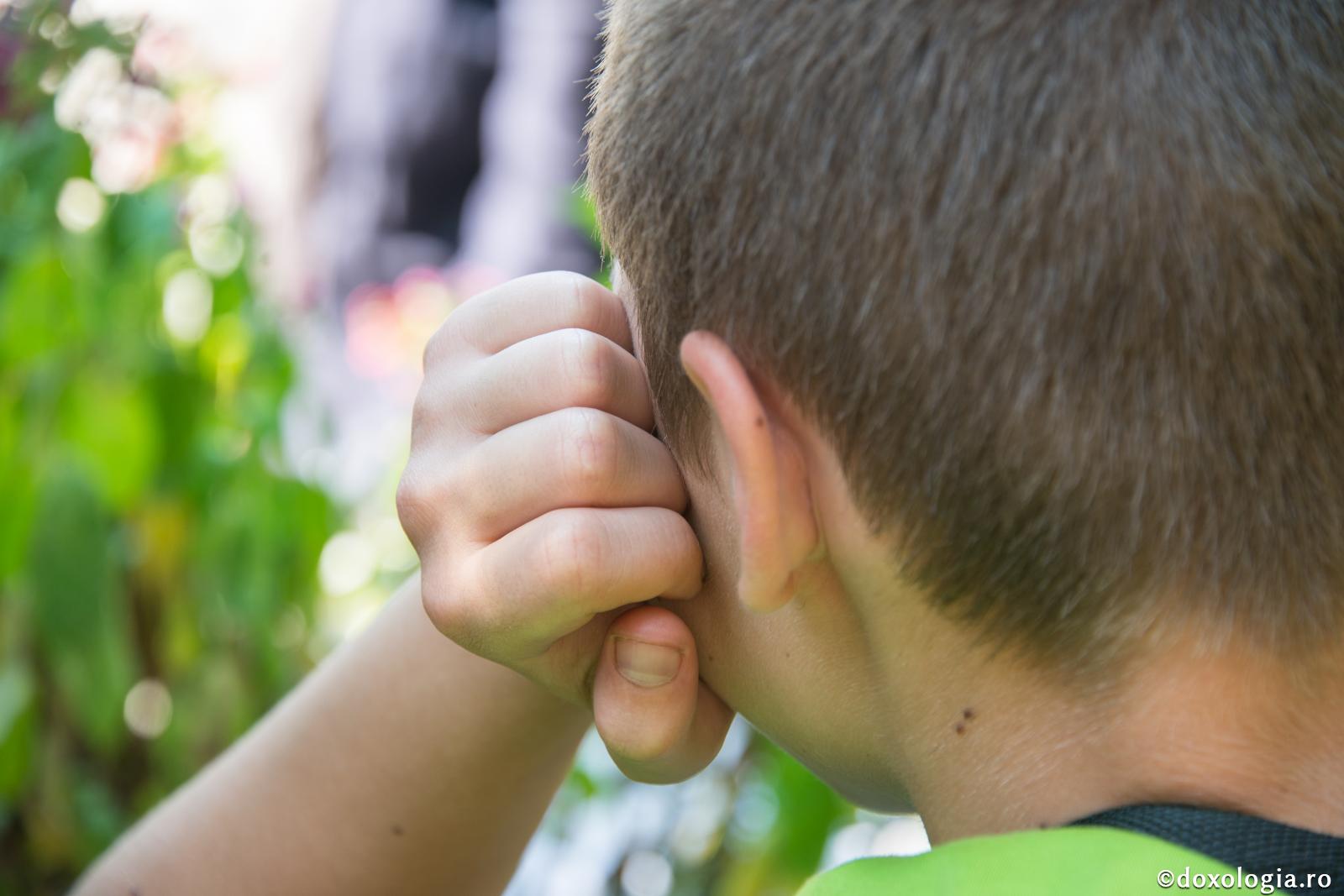 Am un program stresant la școală și mă simt deznădăjduit. Cum aș putea să-mi revin?