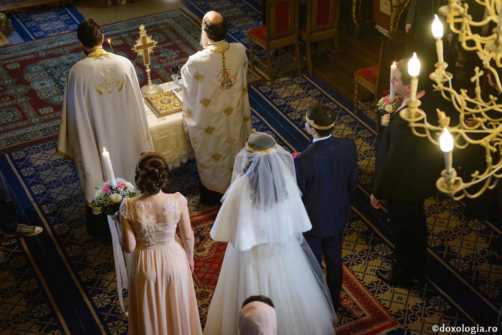 Nașii de botez pot fi și nașii de cununie ai finului?