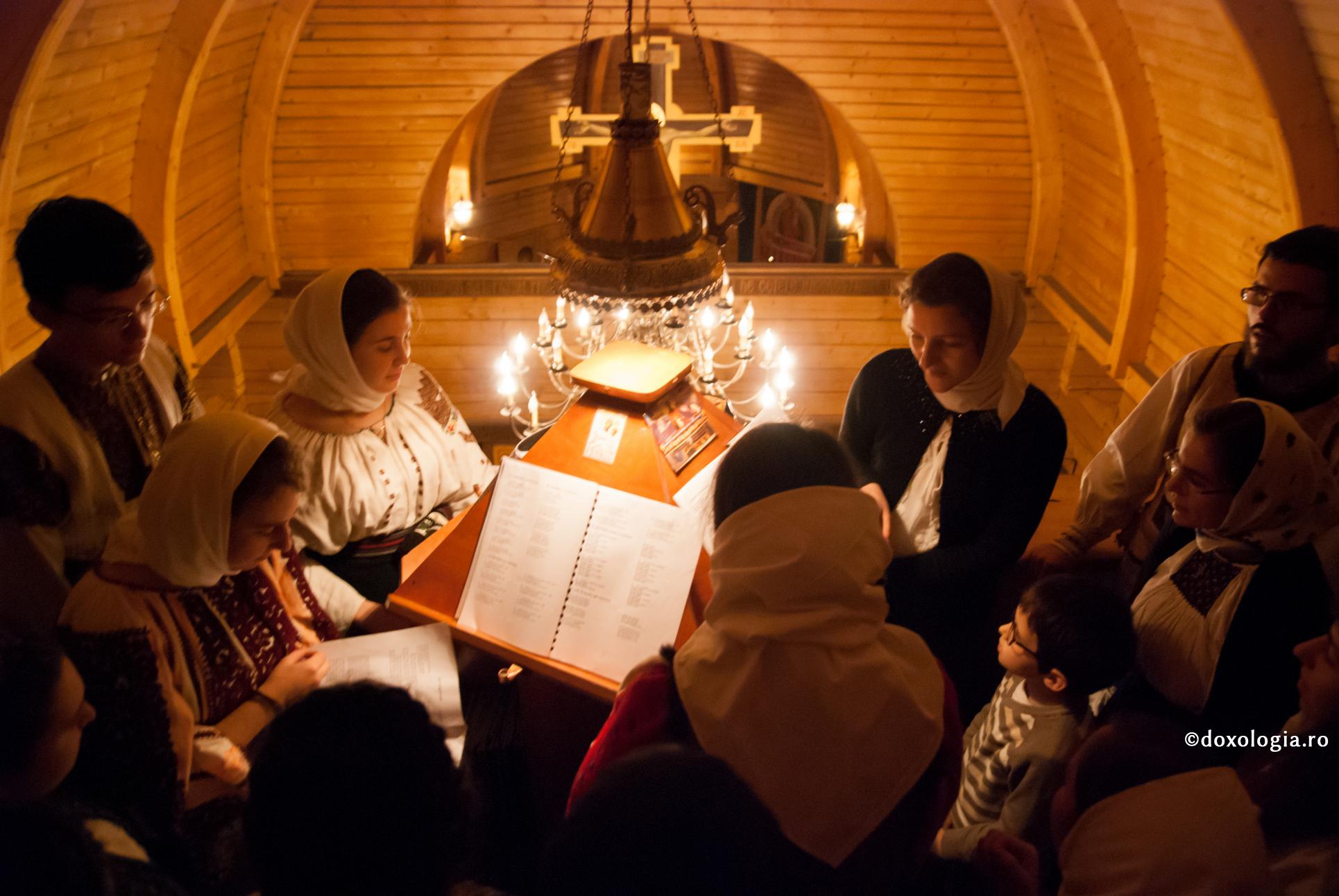 E păcat să cânți la strană fără binecuvântare de la preot?