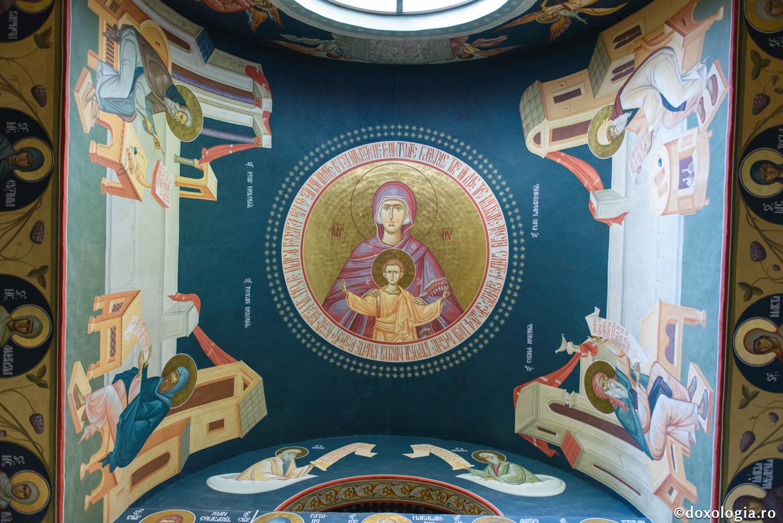 E bine sa citim dimineața Paraclisul Maicii Domnului?