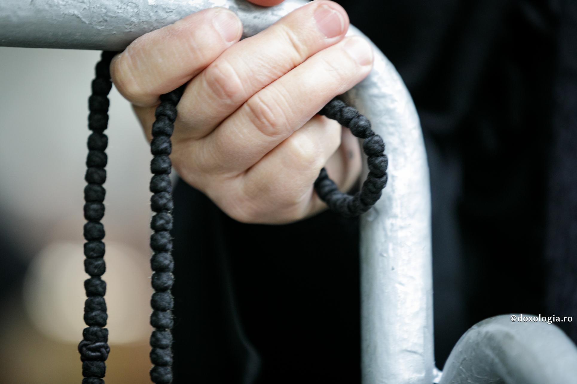 Cum să ne rugăm pentru bolnavi și pentru medici în această perioadă?