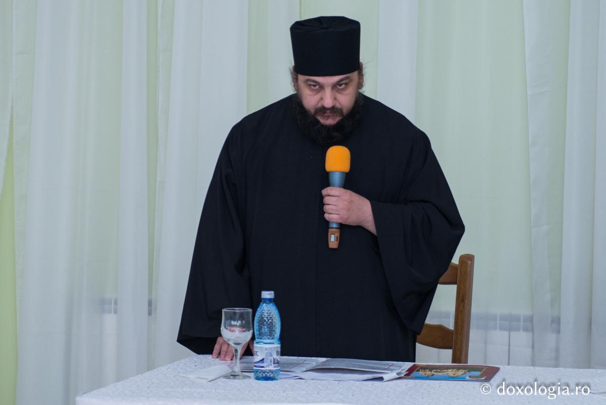Ieromonahul Dionisie, actualul stareț al Chiliei ”Sfântul Gheorghe”- Colciu, Athos)(Foto: Silviu Cluci)