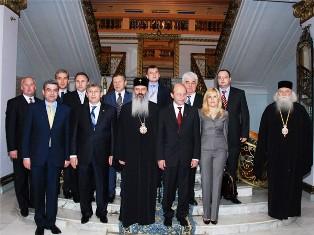 Președinții Traian Băsescu și Mihai Ghimpu, în vizită la Putna și la Iași