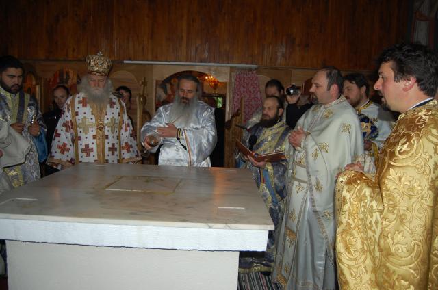 Biserica “Sf. Împ. Constantin și Elena” din parohia Viișoara sfințită în ziua hramului