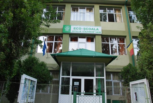 Sfințirea Școlii „Otilia Cazimir“ din Iași