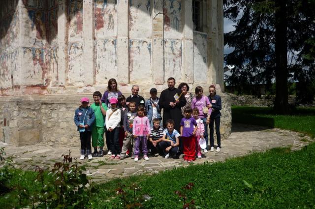 Excursie a copiilor din parohia Sculeni în cadrul Programului „Hristos împărtășit copiilor”