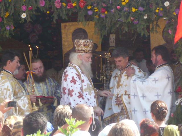 S-a resfințit Biserica „Duminica Tuturor Sfinților“ din Scobinți