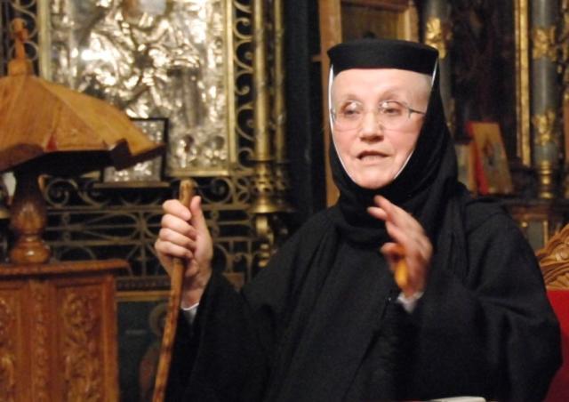 Maica Siluana Vlad – Despre Sfânta Cruce (3)