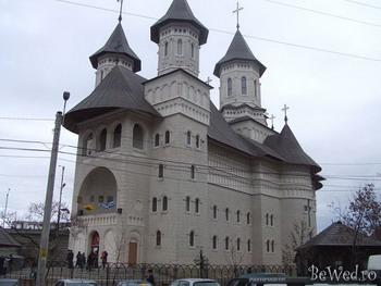 Moaștele Sfântului Nectarie, de patru ani la Iași