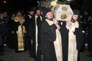 Procesiune cu moaștele Sfintei Parascheva și Sfântului Maxim (2010)