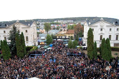 Bisericile Sfintei Parascheva din Moldova (2010)