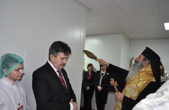 IPS Teofan a sfințit o nouă secție a SC Antibiotice SA Iași