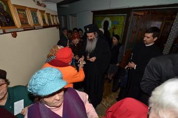 IPS Teofan a oferit sfântul antimis la patru biserici din Iași
