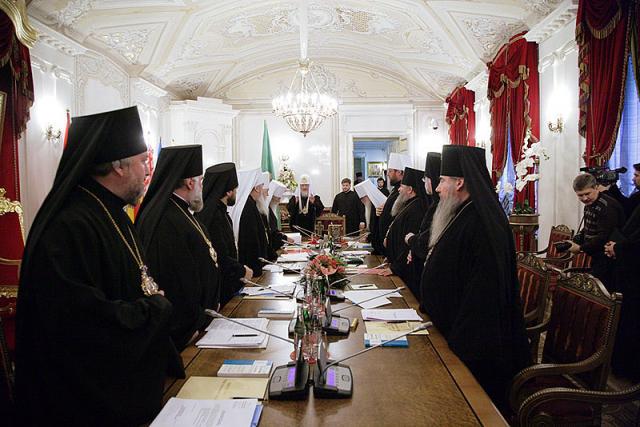 Înalții clerici din Biserica Ortodoxă Rusă pot candida pentru funcții politice în cazuri excepționale