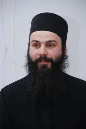 „Învăţăm copiii să atingă bucuria cunoaşterii şi cu inima“