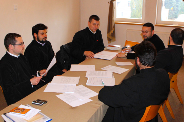 Întâlnirea de lucru a membrilor Biroului de catehizare a tineretului din Arhiepiscopia Râmnicului