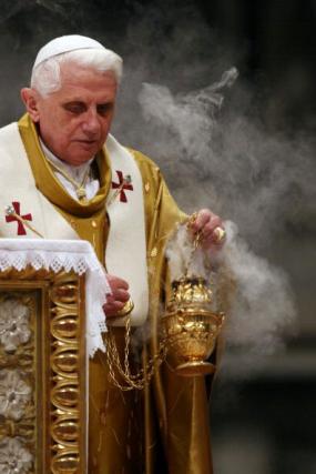 Papa Benedict: Violența este instrumentul favorit al lui Antihrist