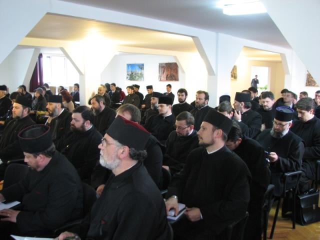 Curs despre tradiţii şi obiceiuri de Florii şi de Paşti, la Centrul Eparhial al Arhiepiscopiei Dunării de Jos