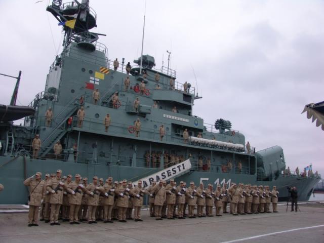 IPS Teodosie a binecuvântat navele şi marinarii români