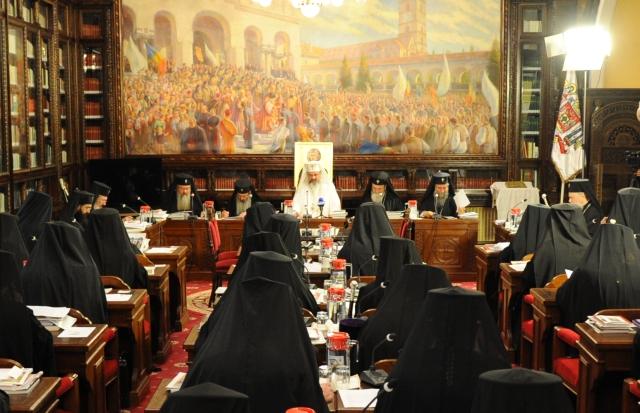 Patriarhia Română menţine comuniunea şi promovează dialogul cu Patriarhia Ierusalimului