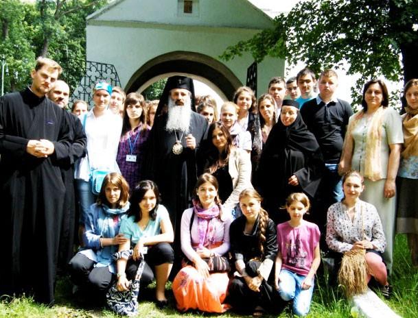 Atorenii din Piatra Neamţ, în excursie la mănăstirile din judeţul Iaşi