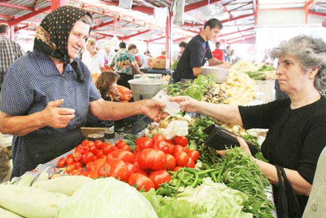 „O politică agricolă coerentă lipseşte cu desăvârşire României“