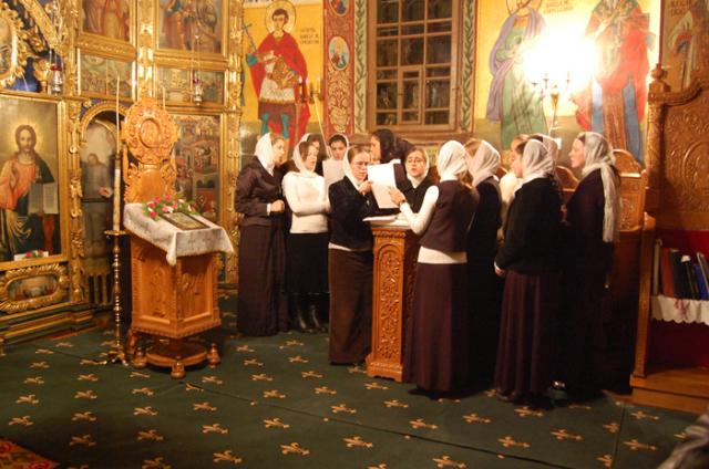 La Liceul Teologic Ortodox „Cuvioasa Parascheva“ Agapia: 30 de locuri cu specializarea „ghid turism religios“