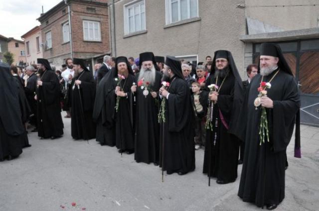 PS Ambrozie a participat la festivităţile religioase prilejuite de canonizarea sfinţilor martiri din Novo Selo şi Batak în Biserica Ortodoxă Bulgară