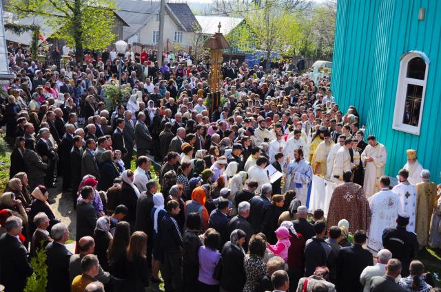 Biserica parohiei Bogdăneşti 1, resfinţită de Înalt Preasfinţitul Pimen