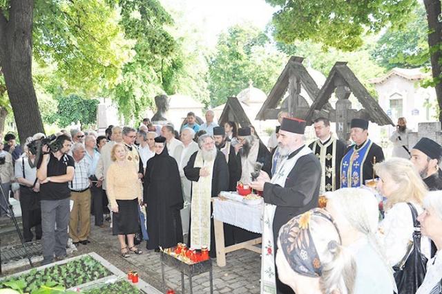 La mormântul poetului Mihai Eminescu a fost oficiată o slujbă de pomenire