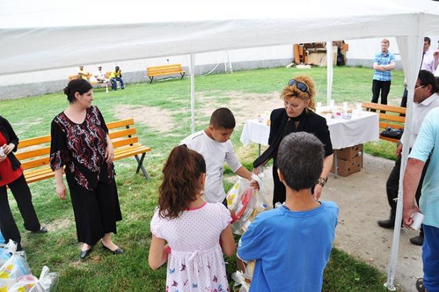 Arhiepiscopia Bucureştilor a oferit daruri refugiaţilor