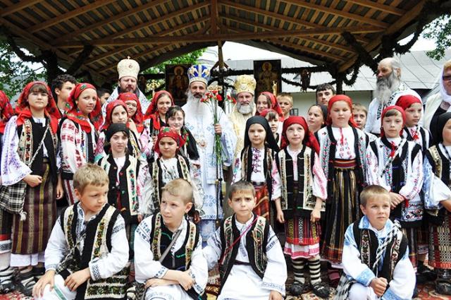 Cinci ierarhi, la hramul Mănăstirii Neamţ