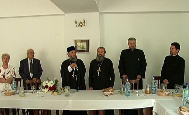 Cântăreţi bisericeşti din Arhiepiscopia Dunării s-au întâlnit la zece ani de la absolvire