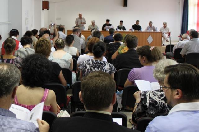 Medalionul aniversar „Preot Ion Gavrilă”, la Biblioteca Judeţeană din Râmnicu Vâlcea