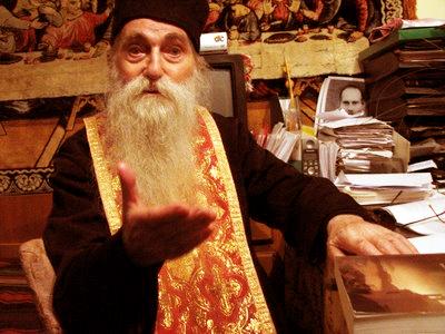 Părintele Arsenie Papacioc s-a mutat la Domnul