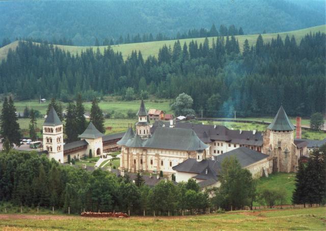 Mănăstirea Putna a aniversat 545 de ani de la punerea pietrei de temelie