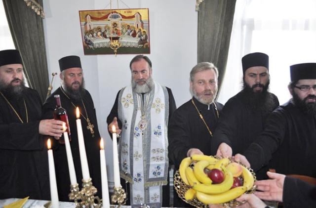 Slujbă arhierească la hramul Mănăstirii Eşanca din judeţul Botoşani