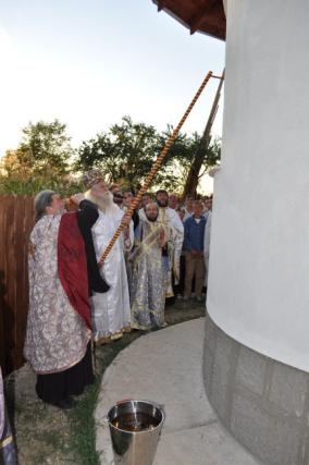 Binecuvântări arhiereşti în parohia Dumbrava Roşie II