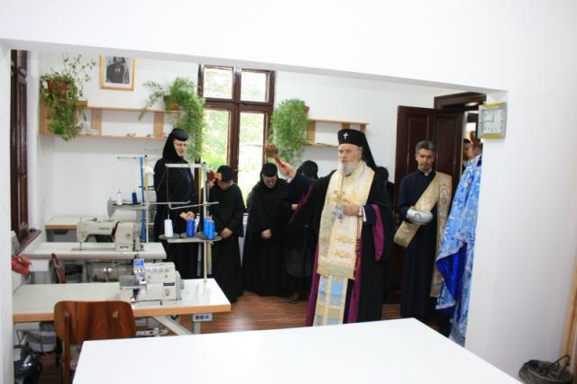 În Arhiepiscopia Târgoviştei a avut loc inaugurarea atelierelor de veşminte şi haine preoţeşti