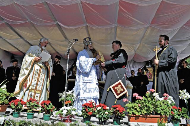 20 de ani de jertfă la biserica parohiei Dumbrăviţa-Ruginoasa
