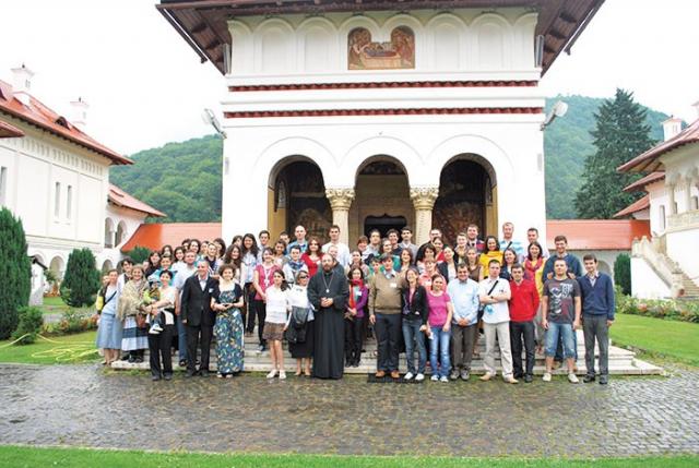 La Mănăstirea Brâncoveanu a avut loc Forumul Internaţional „Tinereţe şi Speranţă“