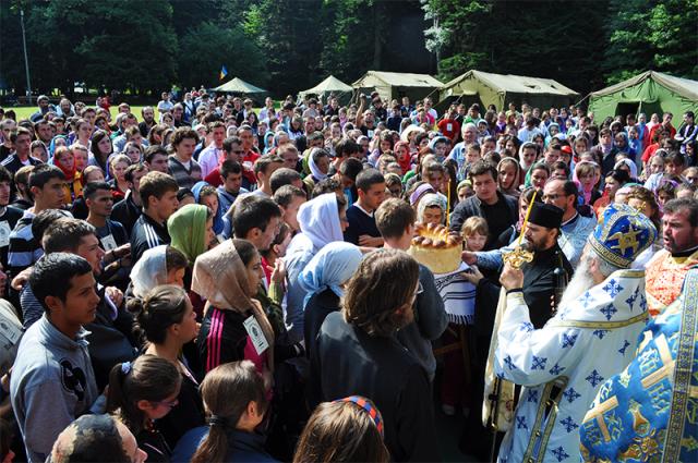 „Ţara, Biserica, lumea şi Cerul au nevoie de oameni curaţi şi bine pregătiţi“