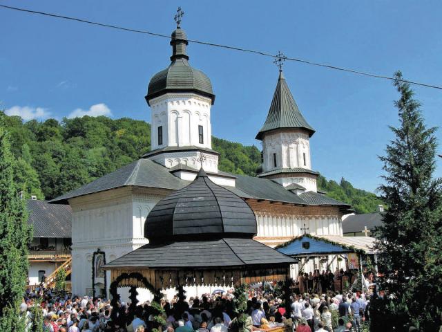 Tăierea Capului Sfântului Ioan Botezătorul, serbată în Moldova